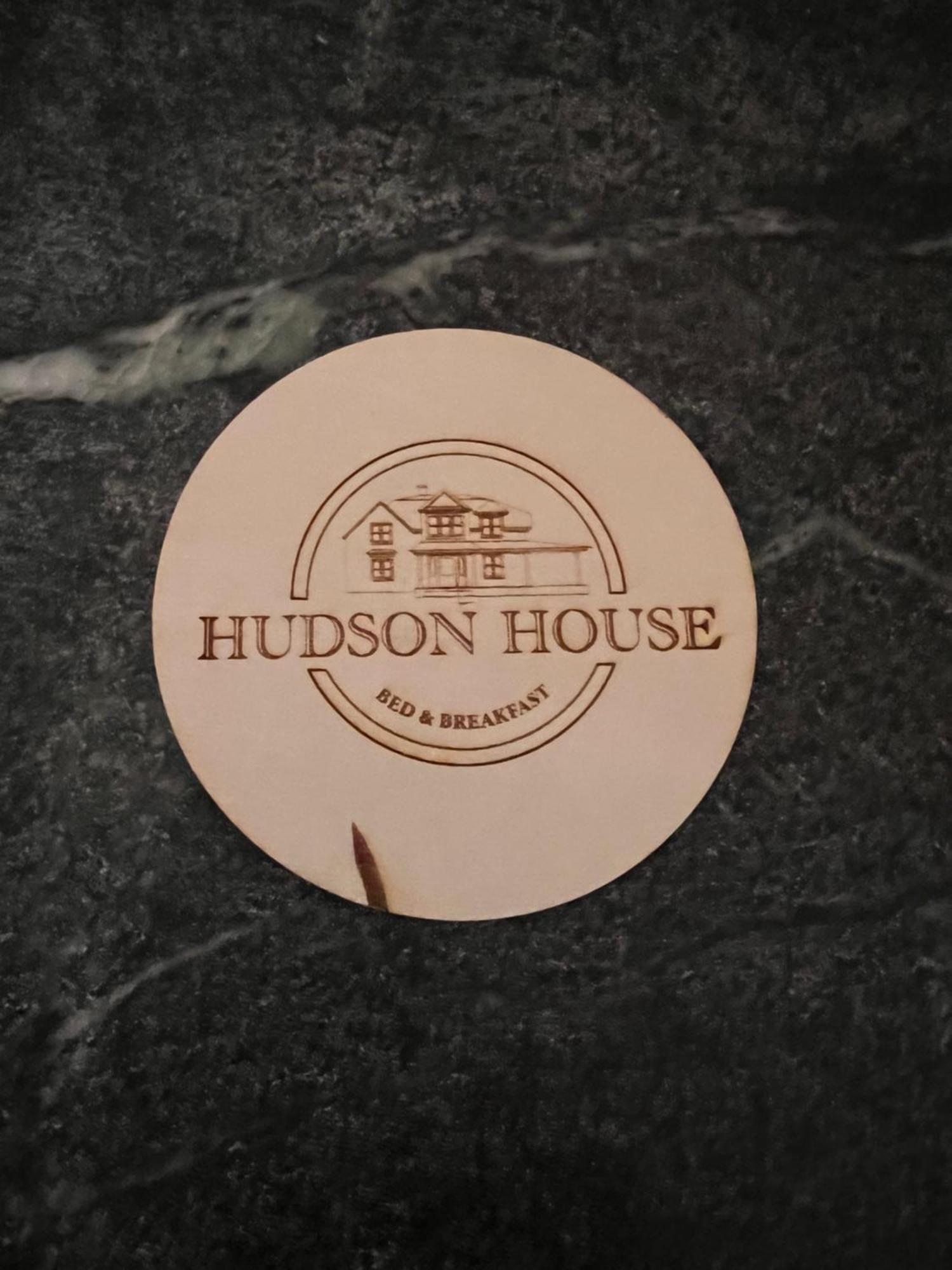 Hudson House Bed And Breakfast Wheatland Екстериор снимка