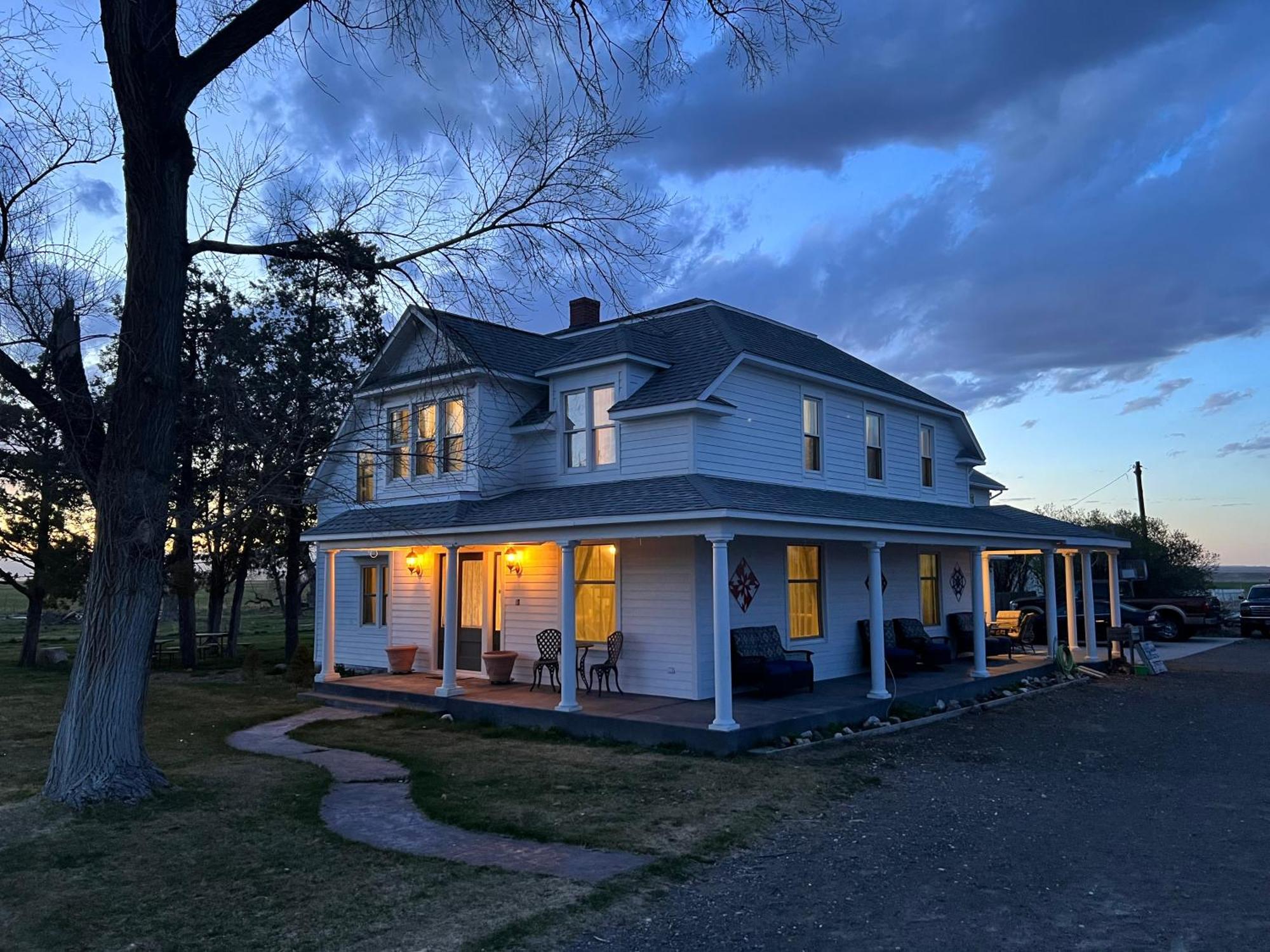 Hudson House Bed And Breakfast Wheatland Екстериор снимка